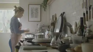 Backdrop to the movie "We Live in Time" #563089