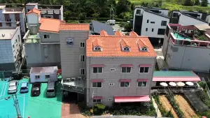 Backdrop to the movie "School for Defectors" #773444