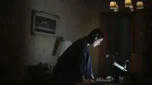 Backdrop to the movie "undertone" #560773