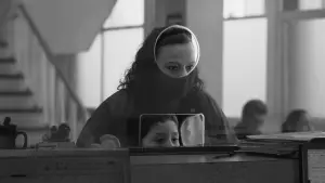 Backdrop to the movie "Flies" #527699