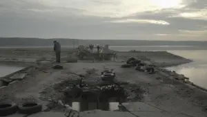 Backdrop to the movie "Intercepted" #403396