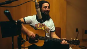 Backdrop to the movie "Noah Kahan: Out of Body" #773577