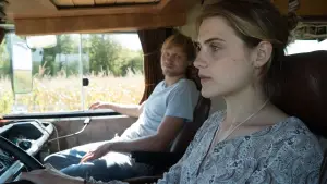 Backdrop to the movie "303" #536880