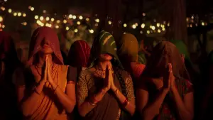 Backdrop to the movie "Paradha" #701023