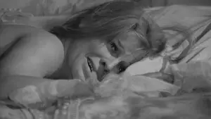 Backdrop to the movie "Darling" #692970