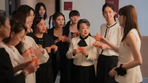 Backdrop to the movie "Sunshine Women