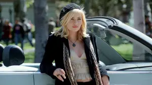 Backdrop to the movie "The Girl Next Door" #674259