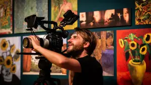 Backdrop to the movie "Sunflowers" #719690