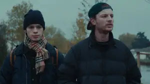 Backdrop to the movie "Meteors" #668179