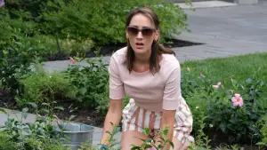 Backdrop to the movie "Glass Houses" #728246