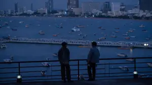 Backdrop to the movie "Everybody Loves Me When I