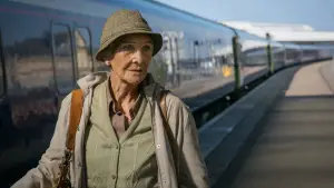 Backdrop to the movie "Edie" #703475