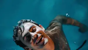 Backdrop to the movie "Pools" #638621