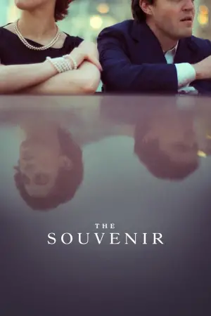 Poster to the movie "The Souvenir" #694958