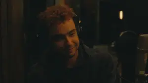 Backdrop to the movie "Lurker" #779598