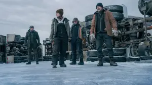 Backdrop to the movie "The Ice Road" #256375