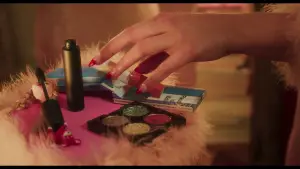 Backdrop to the movie "Rouge" #542949