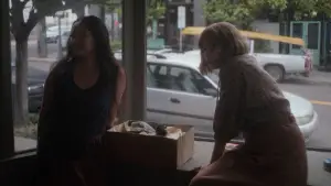 Backdrop to the movie "Showing Up" #811596