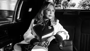 Backdrop to the movie "Faye" #647509