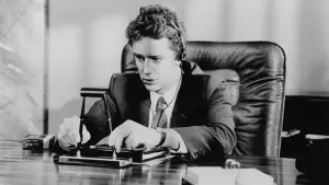 Backdrop to the movie "Head Office" #727534