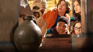 Backdrop to the movie "Under Wraps 2" #407307