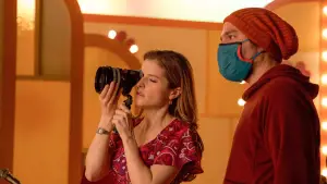 Backdrop to the movie "Woman of the Hour" #597062