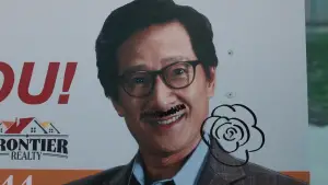 Backdrop to the movie "Love Hurts" #578178