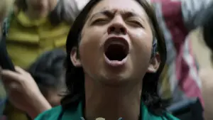 Backdrop to the movie "Levitating" #798020