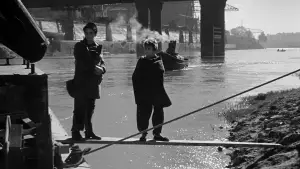 Backdrop to the movie "Shoeshine" #684612