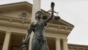 Backdrop to the movie "Juror #2" #780517