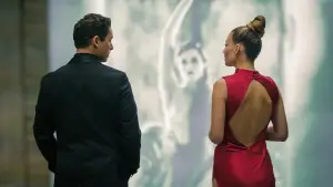 Backdrop to the movie "Un/Dressed" #686001