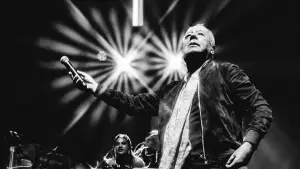 Backdrop to the movie "Simple Minds: Everything Is Possible" #807712