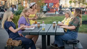 Backdrop to the movie "Kinda Pregnant" #588061