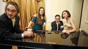 Backdrop to the movie "Pianoforte" #757256