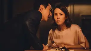 Backdrop to the movie "Parasite" #525772