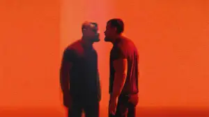 Backdrop to the movie "In Waves and War" #664438