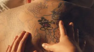 Backdrop to the movie "Comrades, Almost a Love Story" #763483