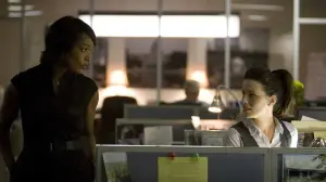 Backdrop to the movie "Nothing But the Truth" #253403