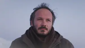 Backdrop to the movie "About Dry Grasses" #192433