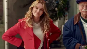 Backdrop to the movie "Holiday Touchdown: A Chiefs Love Story" #704850