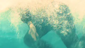 Backdrop to the movie "he loves me, he loves me not" #367061