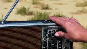 Backdrop to the movie "Dans l