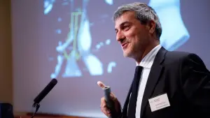 Backdrop to the movie "Dr. Death: Cutthroat Conman" #378219