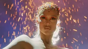 Backdrop to the movie "Showgirls" #606769