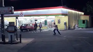 Backdrop to the movie "SubUrbia" #717895