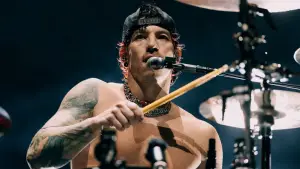 Backdrop to the movie "Twenty One Pilots: More Than We Ever Imagined" #767538