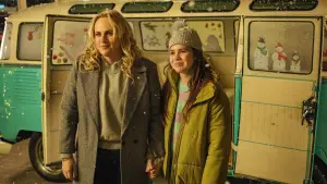 Backdrop to the movie "Tinsel Town" #599503