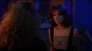 Backdrop to the movie "Heathers" #854840