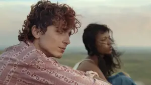 Backdrop to the movie "Bones and All" #811209