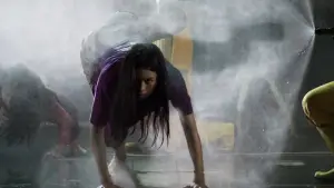 Backdrop to the movie "Levitating" #798006